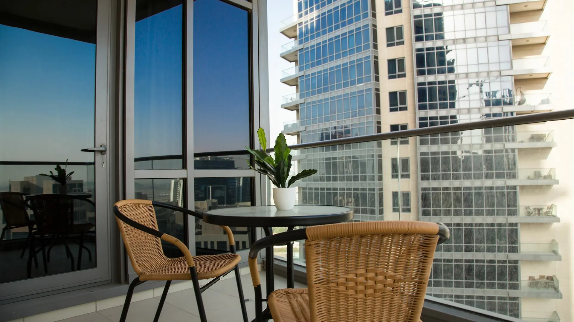 Apartment Hi Guests Vacation Homes - South Ridge Dubai